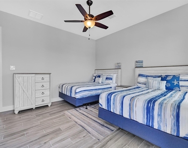 22915 Martes Street - Photo Thumbnail 17