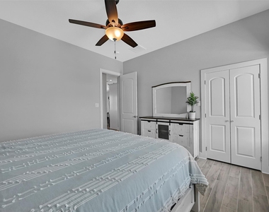 22915 Martes Street - Photo Thumbnail 20