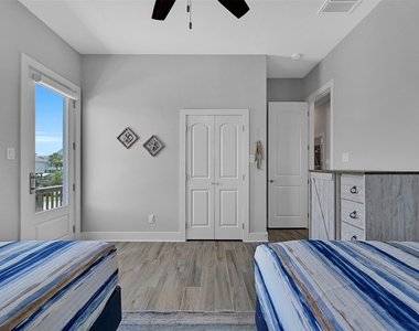 22915 Martes Street - Photo Thumbnail 18