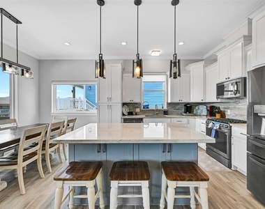 22915 Martes Street - Photo Thumbnail 5