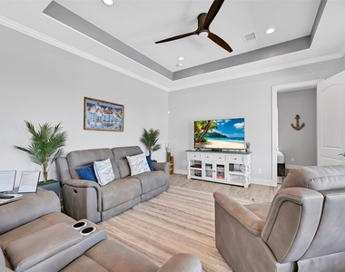 22915 Martes Street - Photo Thumbnail 3
