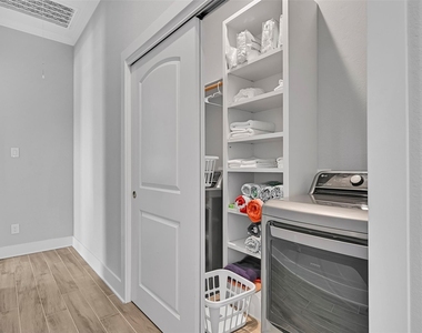 22915 Martes Street - Photo Thumbnail 21