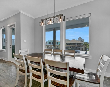 22915 Martes Street - Photo Thumbnail 11