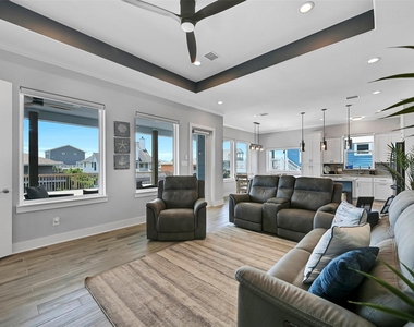 22915 Martes Street - Photo Thumbnail 2