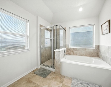 15410 Rosehill Summit Lane - Photo Thumbnail 18