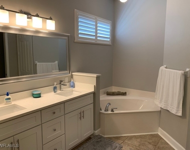 6247 Ashwood Lane - Photo Thumbnail 17