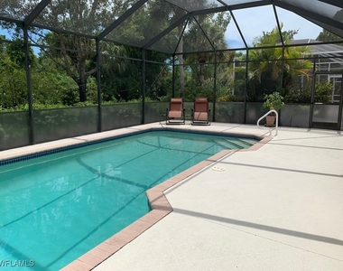 6247 Ashwood Lane - Photo Thumbnail 4
