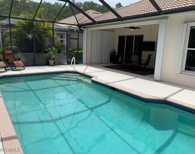 6247 Ashwood Lane - Photo Thumbnail 3