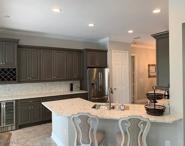 6247 Ashwood Lane - Photo Thumbnail 11