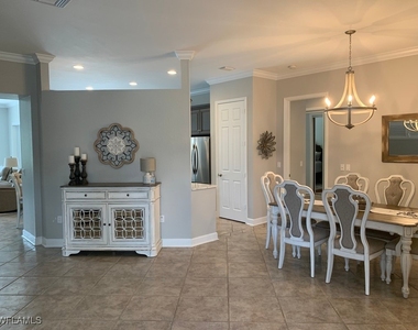 6247 Ashwood Lane - Photo Thumbnail 2
