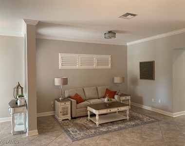 6247 Ashwood Lane - Photo Thumbnail 14
