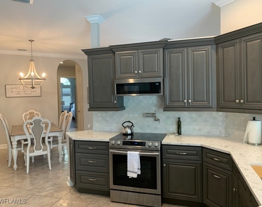 6247 Ashwood Lane - Photo Thumbnail 12