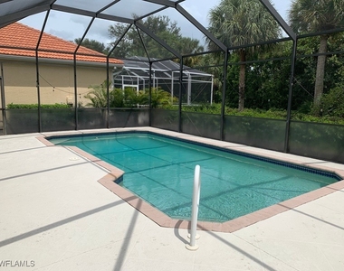 6247 Ashwood Lane - Photo Thumbnail 5