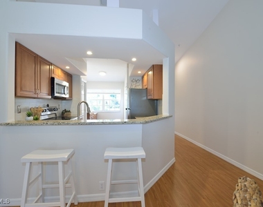 13050 Amberley Court - Photo Thumbnail 9