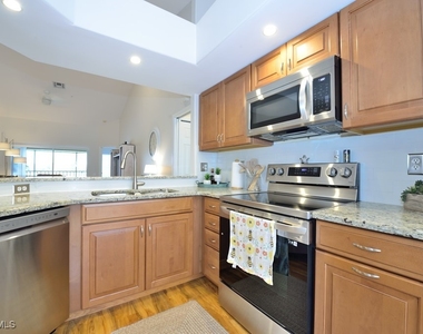 13050 Amberley Court - Photo Thumbnail 11