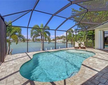 1119 Se 1st Terrace - Photo Thumbnail 24
