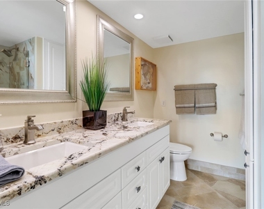 4421 Bay Beach Lane - Photo Thumbnail 8
