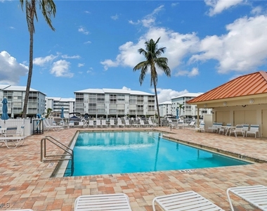 4421 Bay Beach Lane - Photo Thumbnail 13