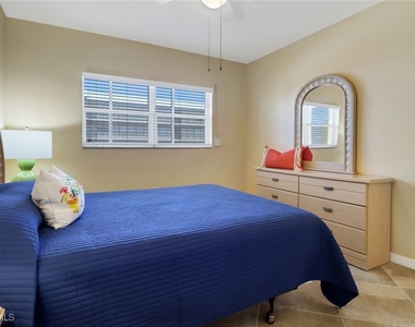 4421 Bay Beach Lane - Photo Thumbnail 11