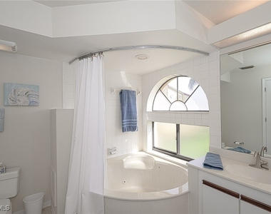 589 Beachwalk Circle - Photo Thumbnail 12