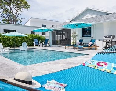 682 95th Avenue N - Photo Thumbnail 1