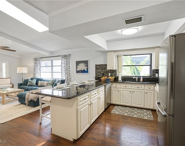 682 95th Avenue N - Photo Thumbnail 5