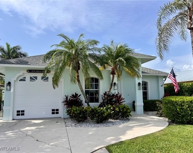 575 101st Avenue N - Photo Thumbnail 2