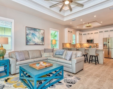 712 108th Avenue N - Photo Thumbnail 5