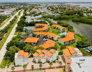 1575 Pinellas Bayway Way S - Photo Thumbnail 4