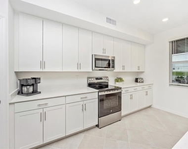 12620 Radiance Court - Photo Thumbnail 10