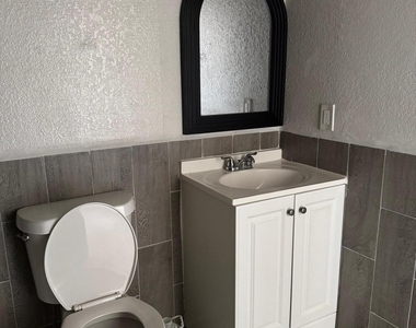 8507 Alameda Avenue - Photo Thumbnail 6