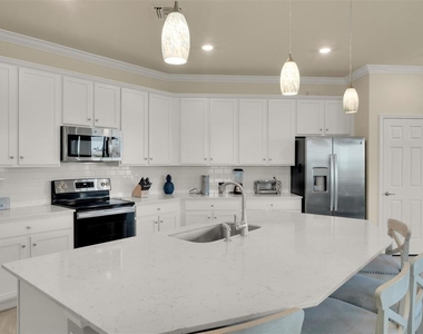 10042 Crooked Creek Drive - Photo Thumbnail 5