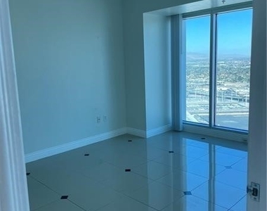 2700 Las Vegas Boulevard - Photo Thumbnail 5