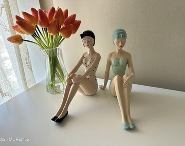 12 Surf Avenue - Photo Thumbnail 6