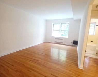 915 East 17th Street - Photo Thumbnail 1