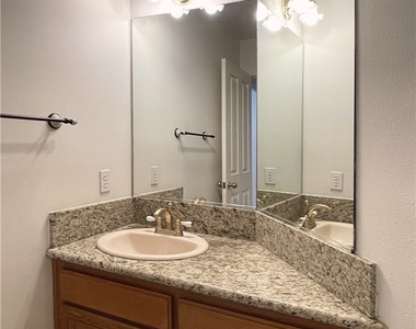2712 Westbourne Place - Photo Thumbnail 12