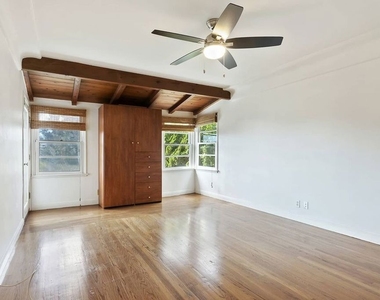 2661 Lake View Terrace - Photo Thumbnail 17