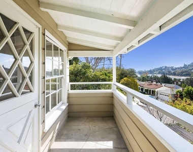 2661 Lake View Terrace - Photo Thumbnail 9