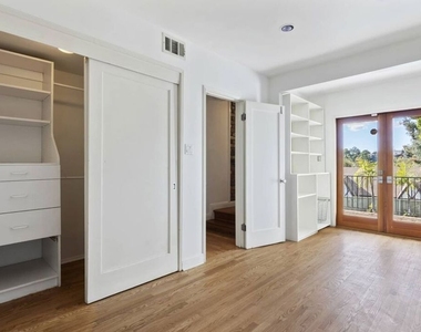 2661 Lake View Terrace - Photo Thumbnail 16