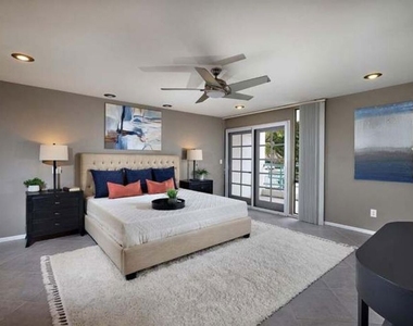 2552 Navarra Drive - Photo Thumbnail 10