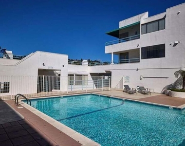 2552 Navarra Drive - Photo Thumbnail 4