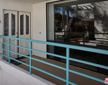 2552 Navarra Drive - Photo Thumbnail 17