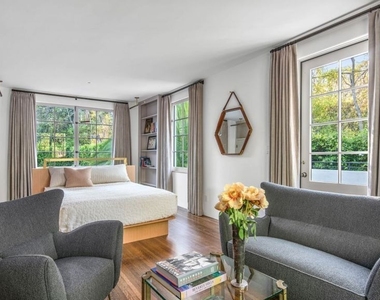 7065 Hillside Avenue - Photo Thumbnail 16