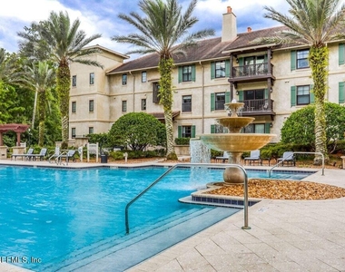 955 Registry Boulevard - Photo Thumbnail 3