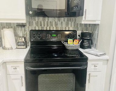 955 Registry Boulevard - Photo Thumbnail 13