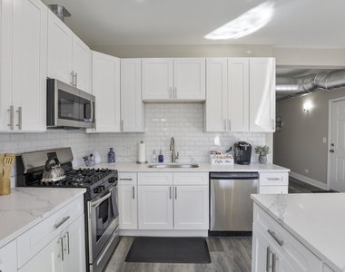 1111 Bonnie Brae Place - Photo Thumbnail 6