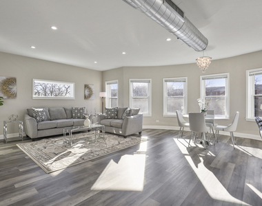 1111 Bonnie Brae Place - Photo Thumbnail 3