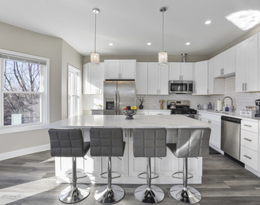 1111 Bonnie Brae Place - Photo Thumbnail 1