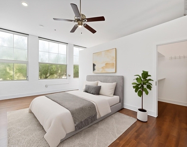 1312 Live Oak Street - Photo Thumbnail 14
