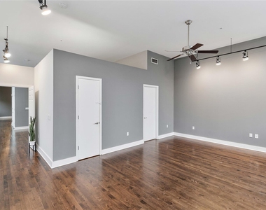 1312 Live Oak Street - Photo Thumbnail 6
